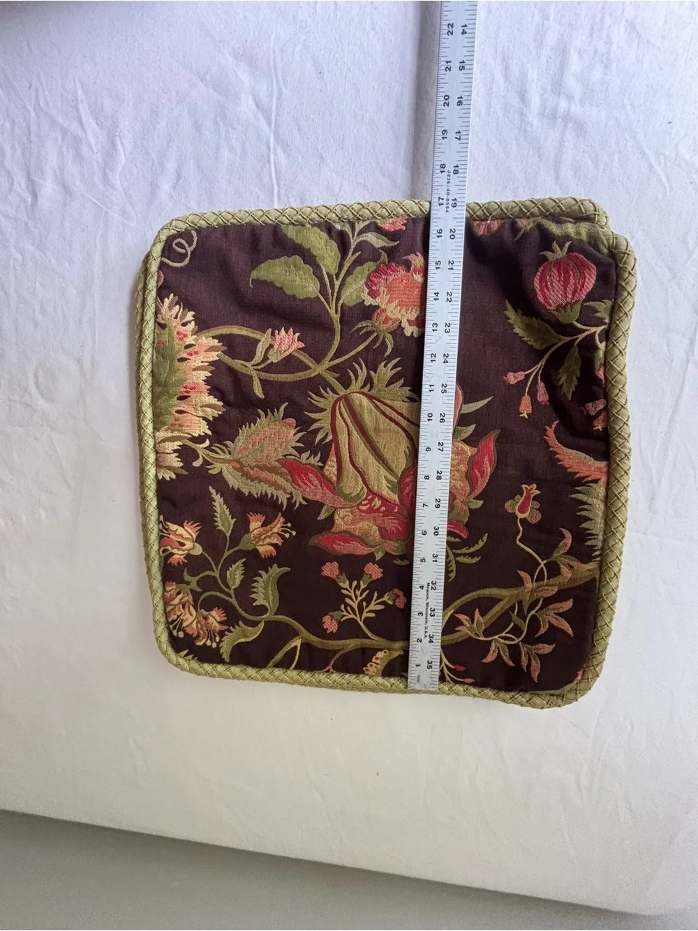 Set of 2 vintage floral pillowcases